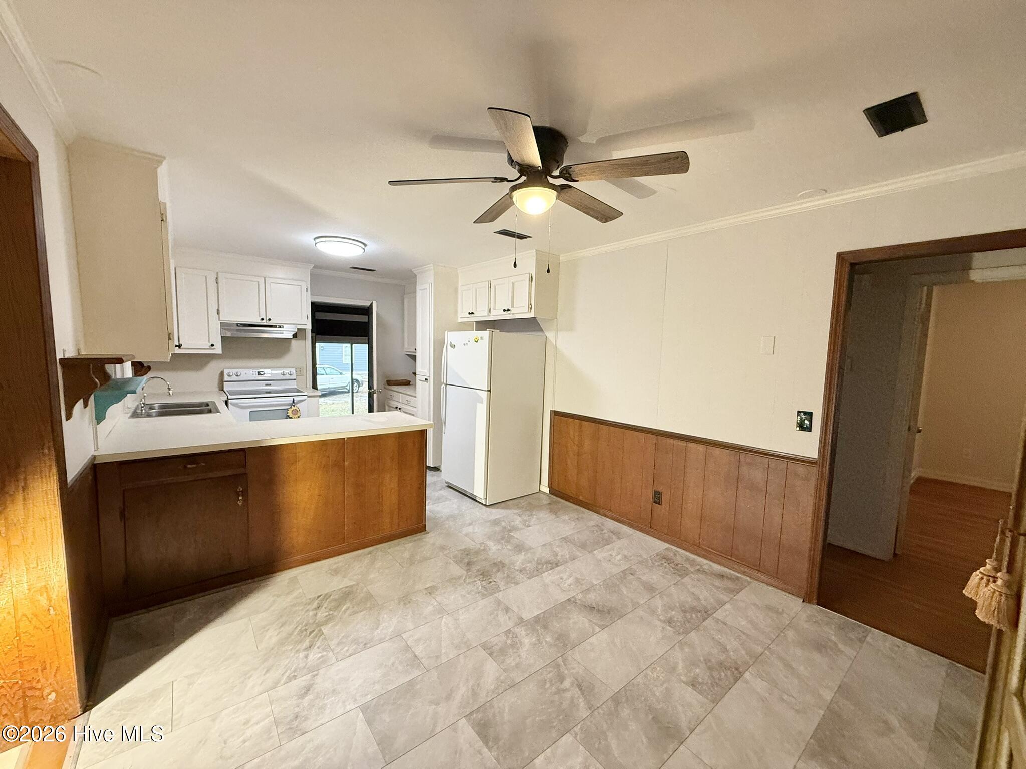 100548641 | Photo 11