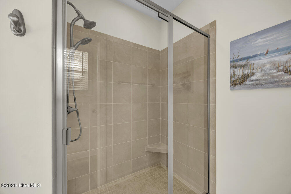 100554045 | Photo 21