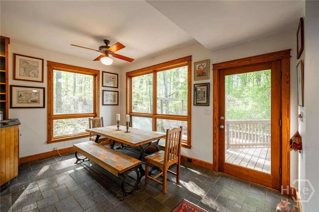 Dining area to back deck