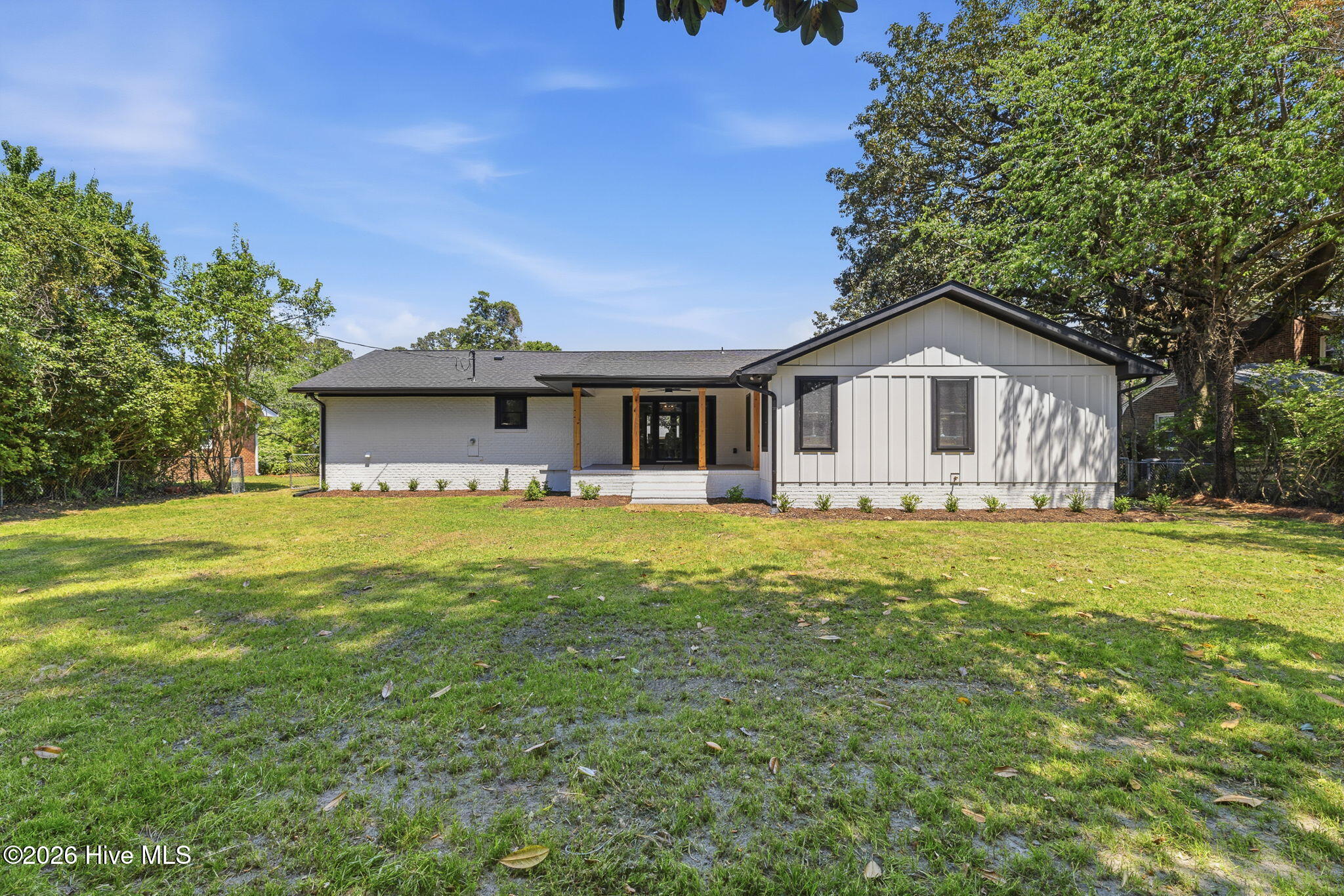 100569769 | Photo 62