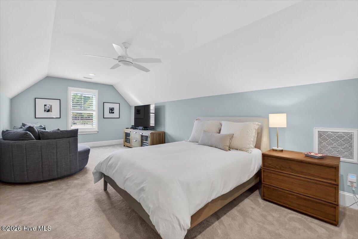 100548349 | Photo 56