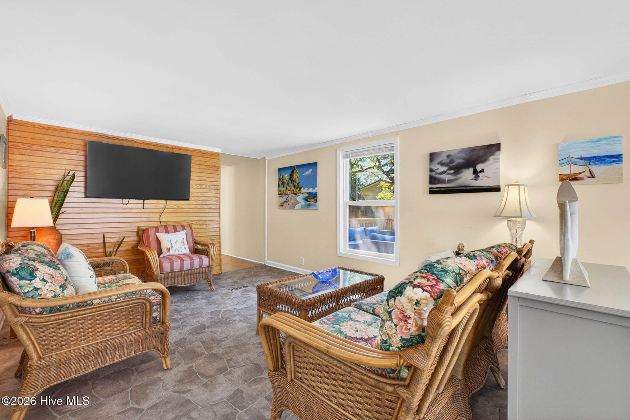 100567850 | Photo 10