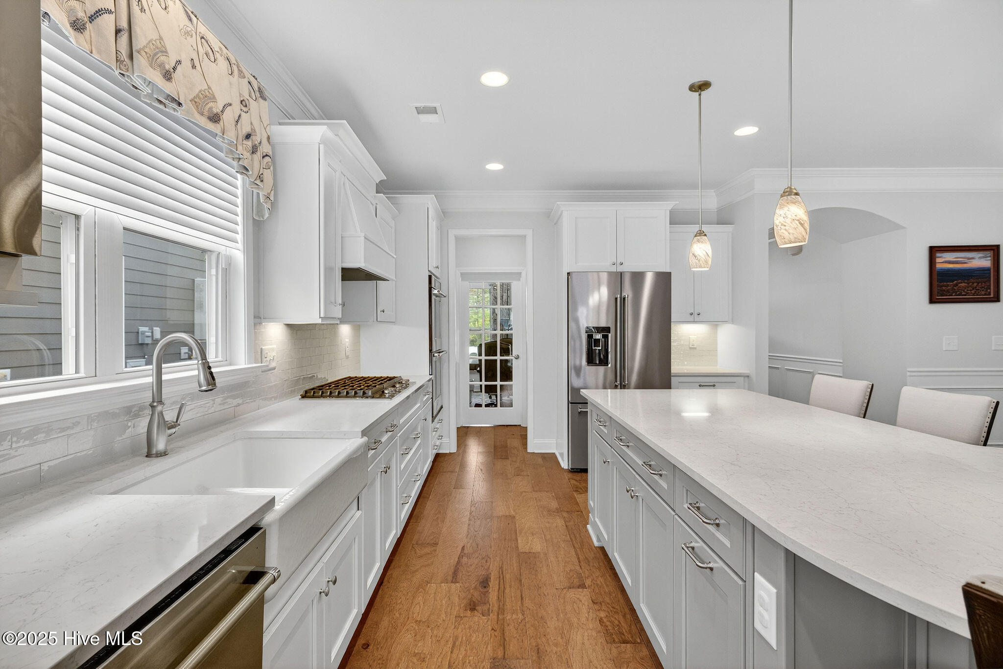 100565700 | Photo 21