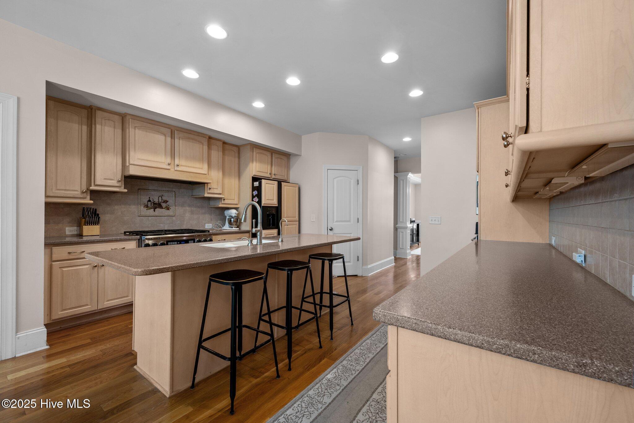 100516018 | Photo 19