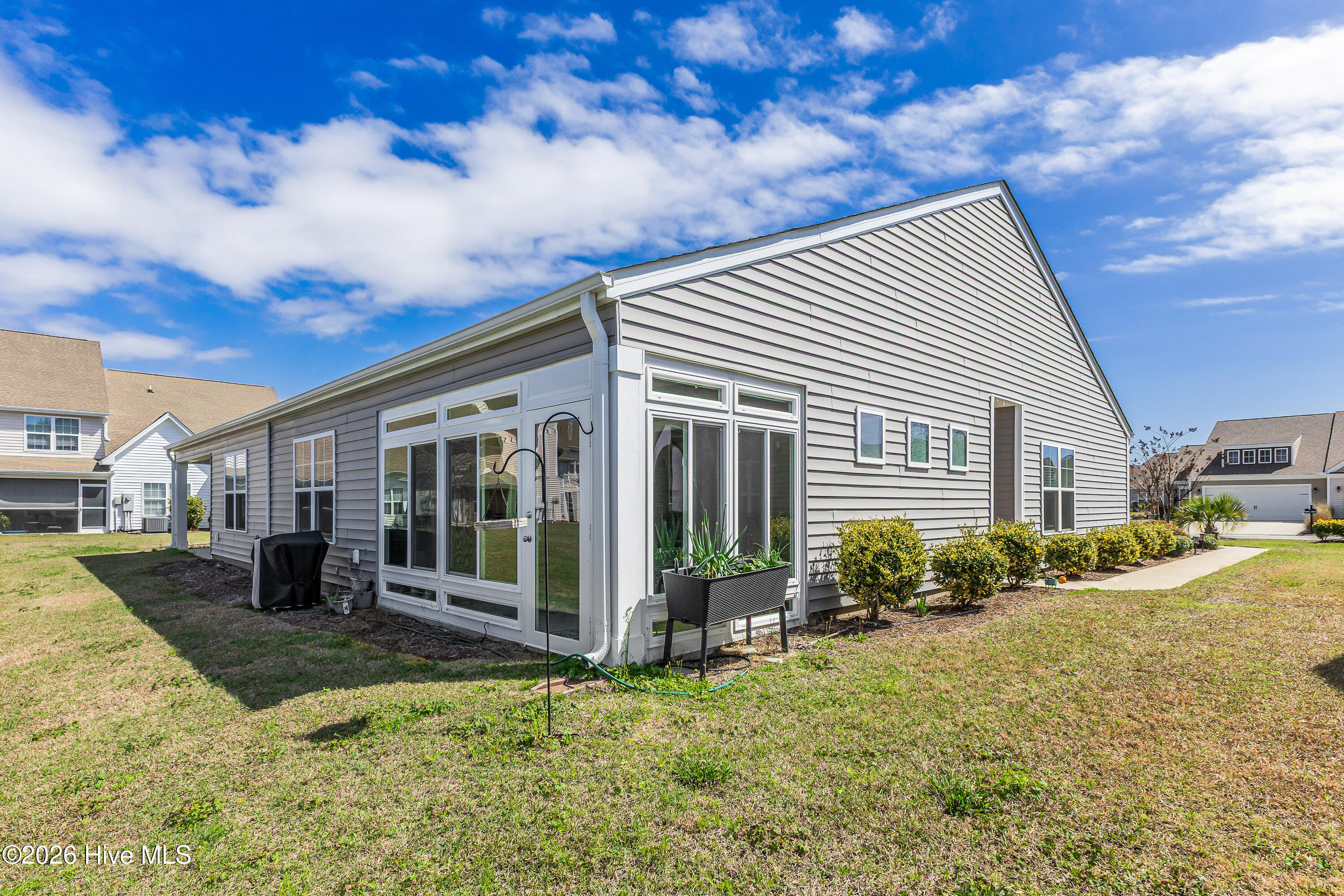 100560714 | Photo 30