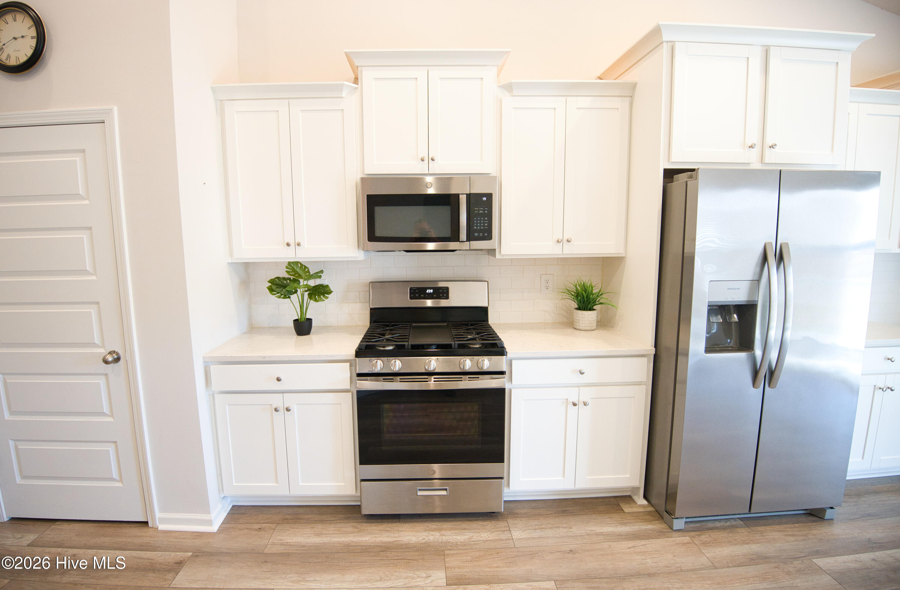 100559386 | Photo 18