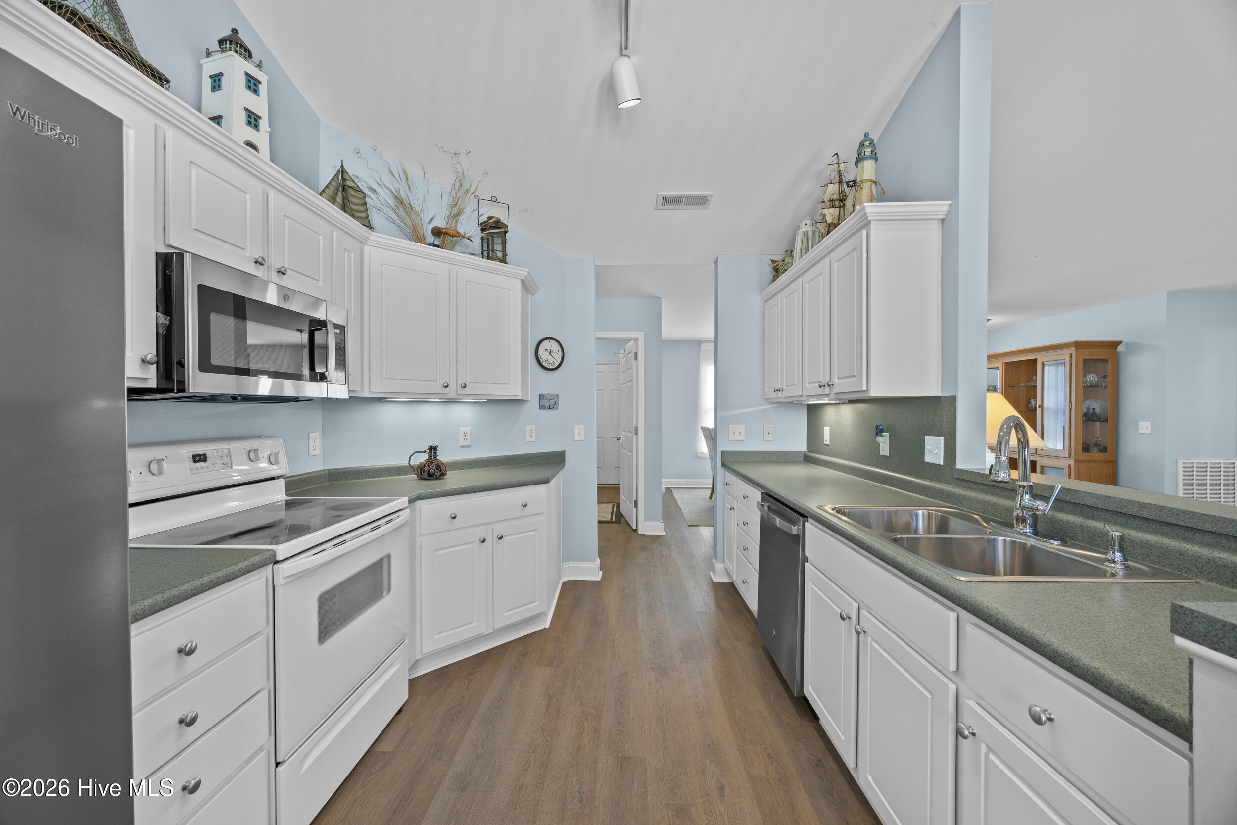 100555445 | Photo 17