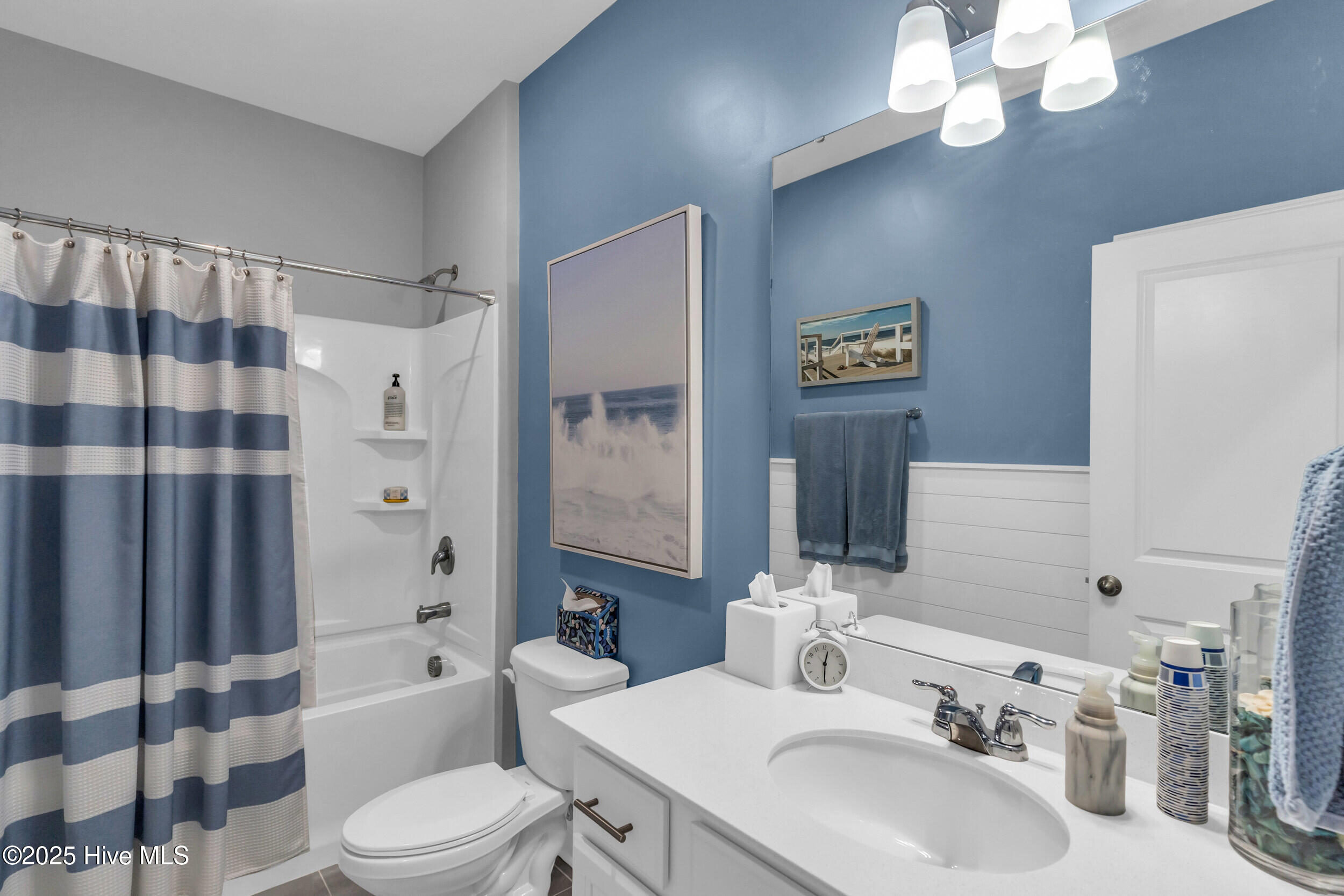 100510048 | Photo 22