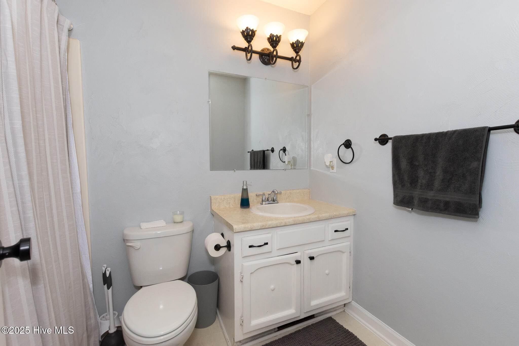 100546000 | Photo 34