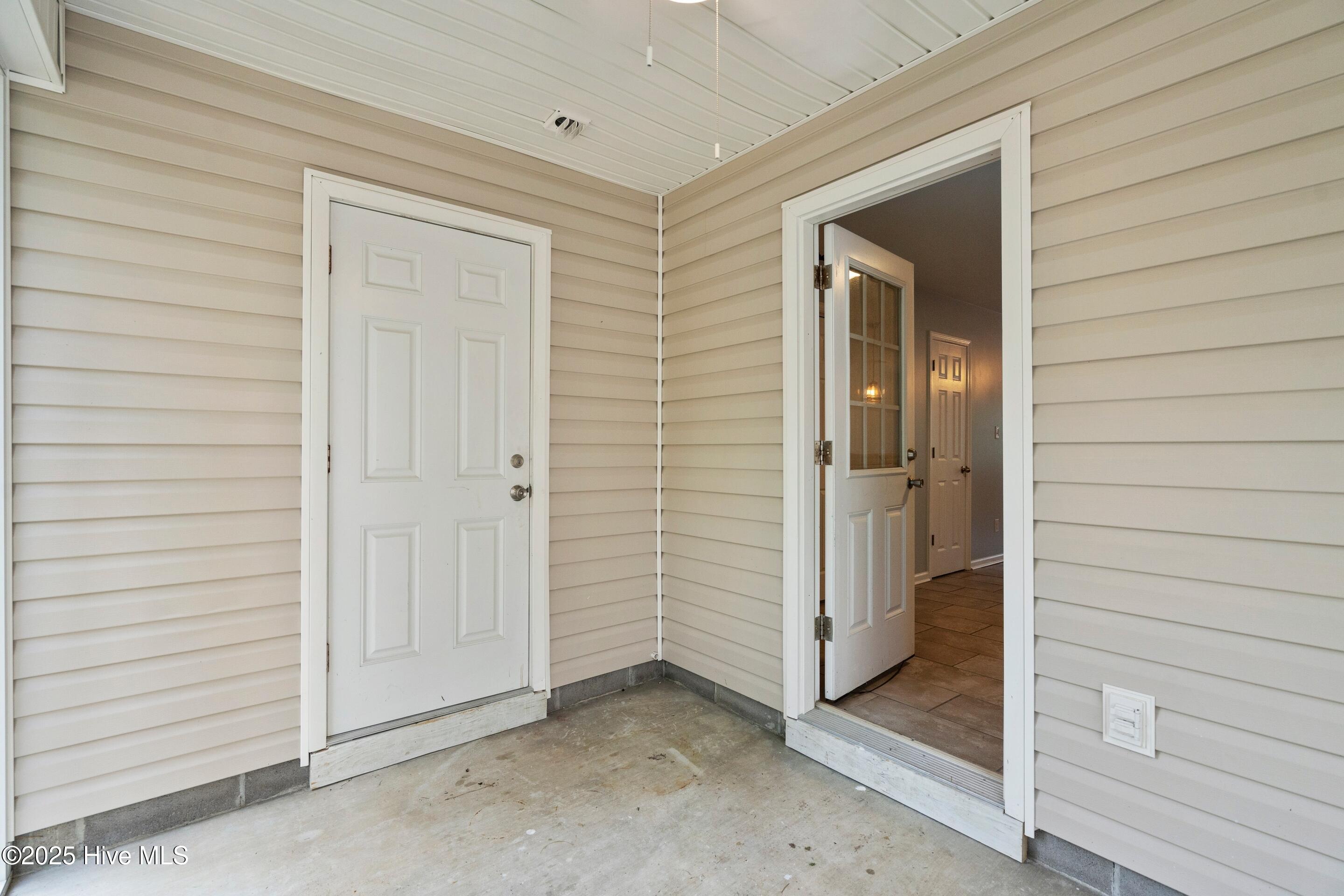 100536267 | Photo 34