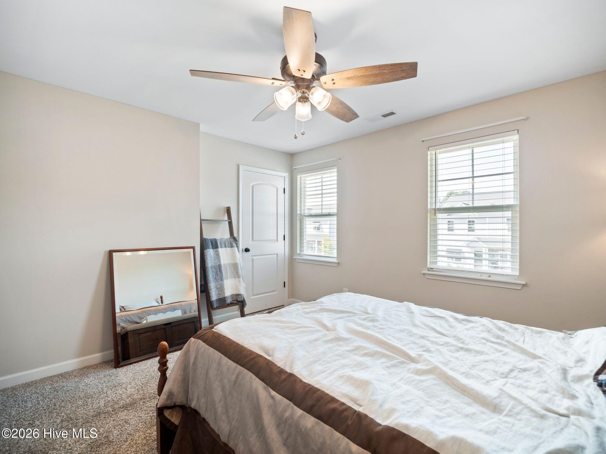 100569954 | Photo 33