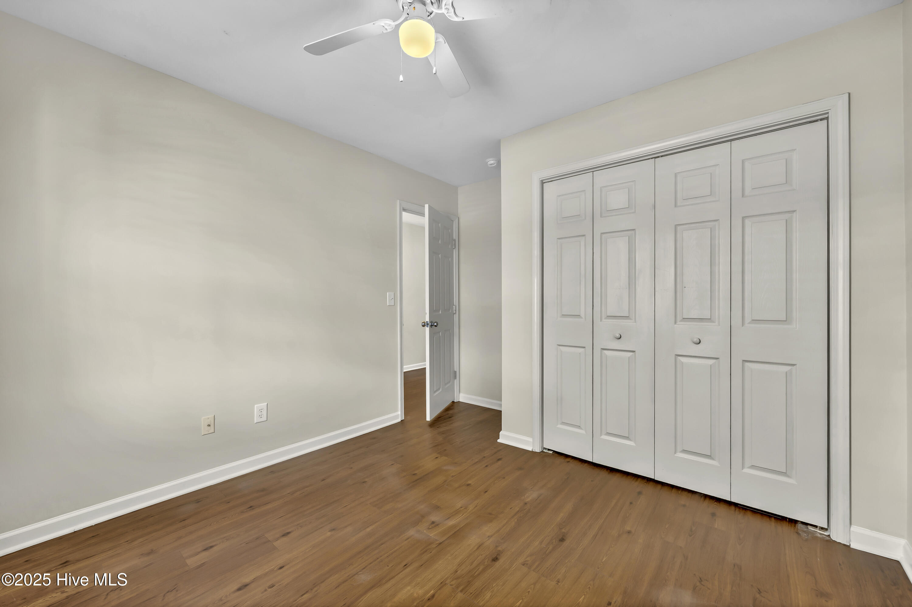 100535100 | Photo 13