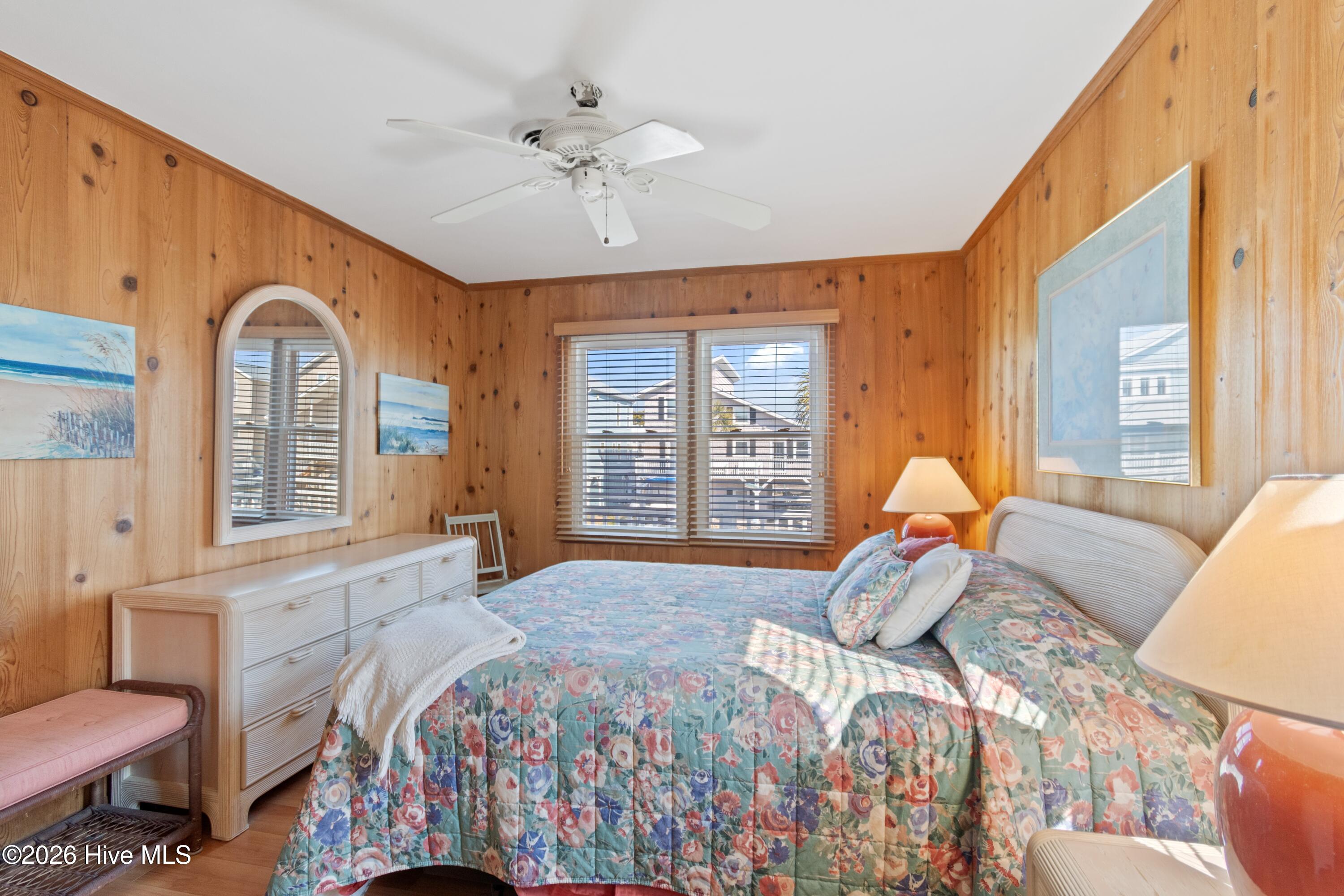 100553939 | Photo 23