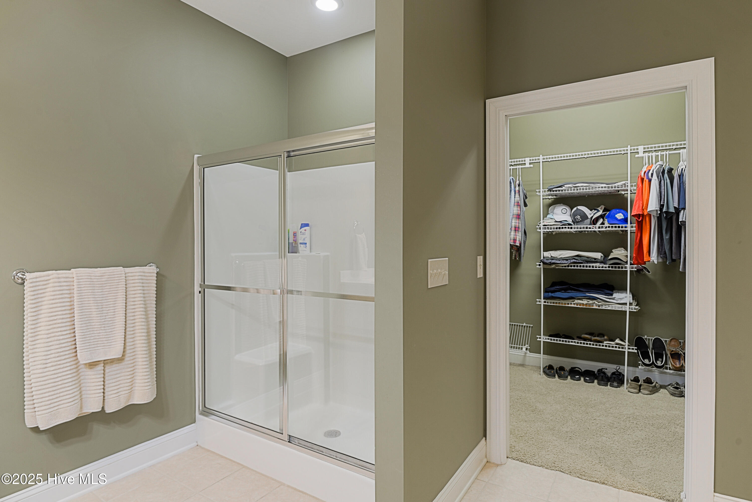 100540340 | Photo 11