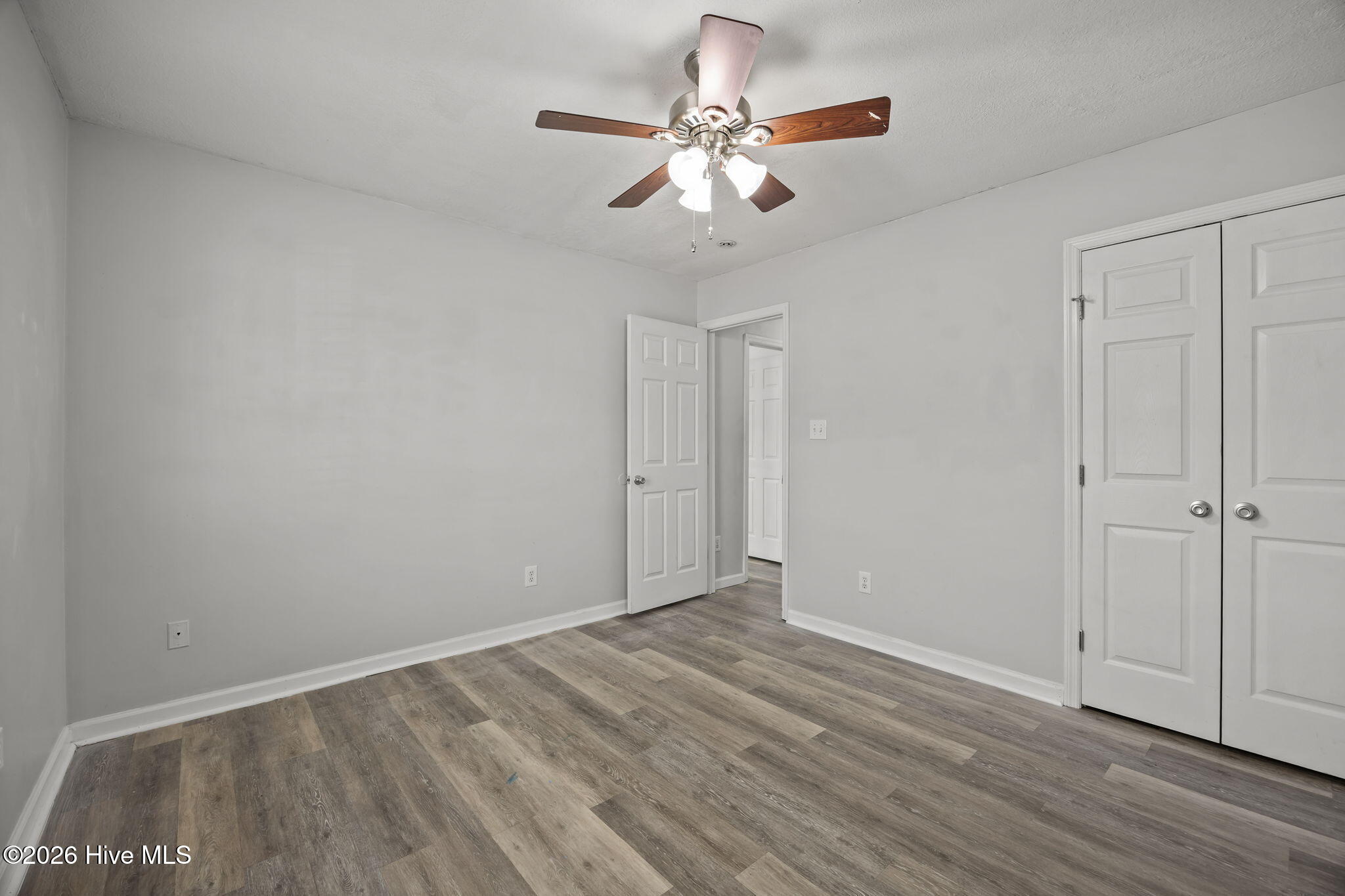 100549843 | Photo 29