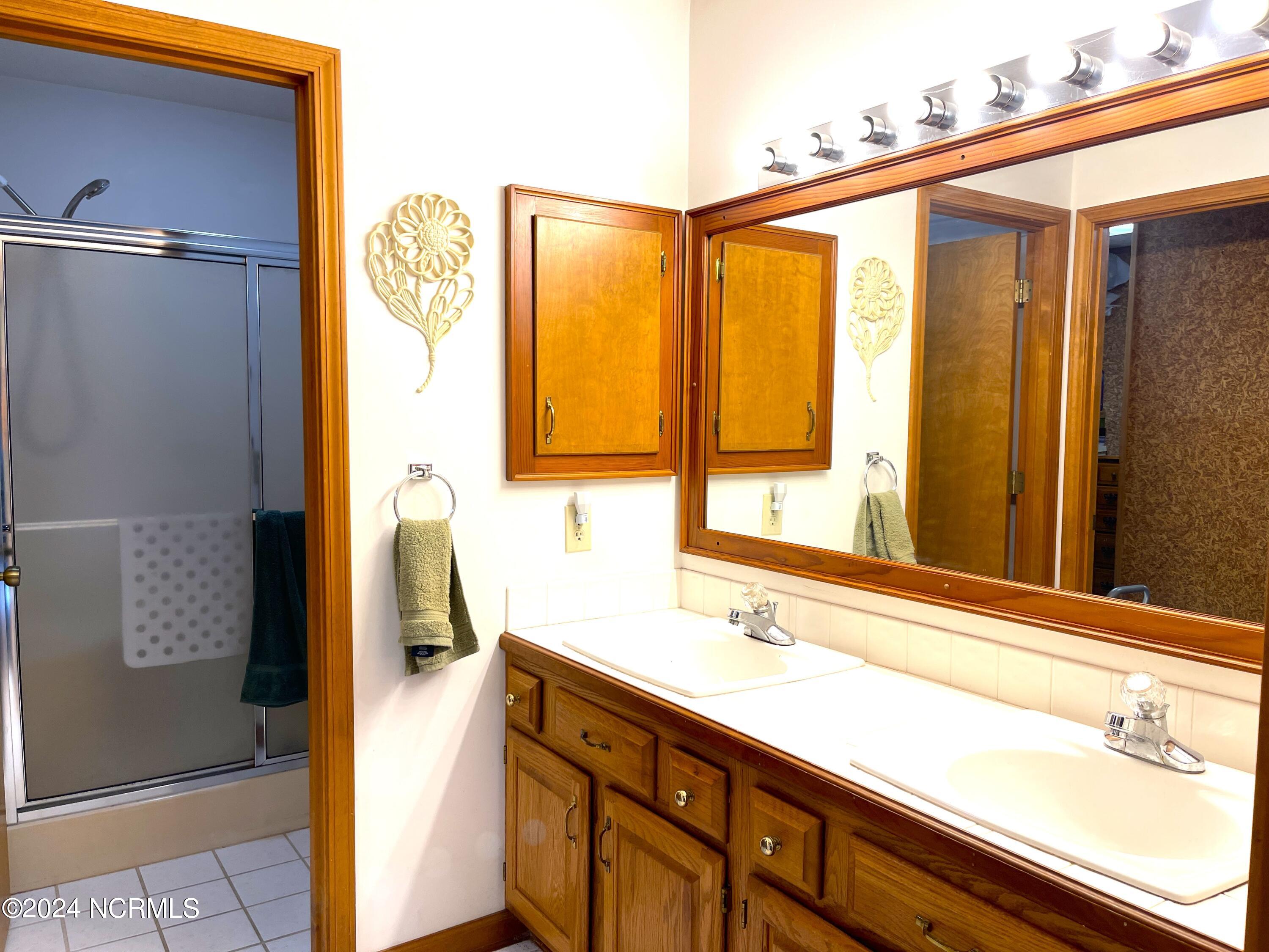 100425965 | Photo 18