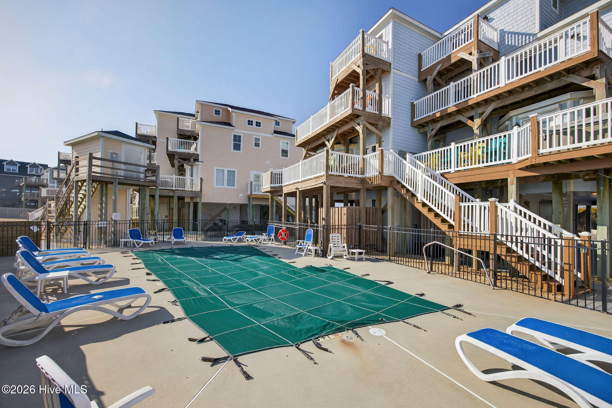 100552371 | Photo 45