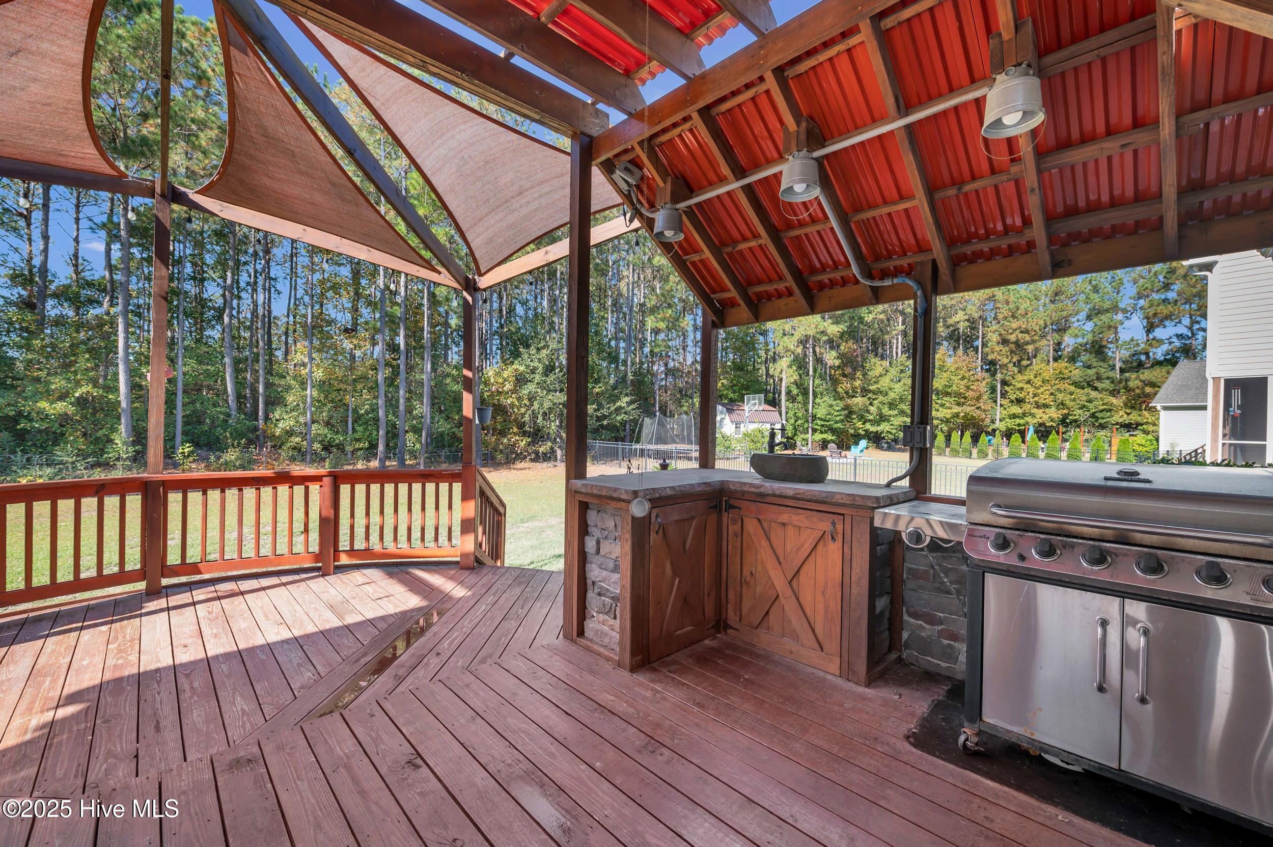 100540698 | Photo 43