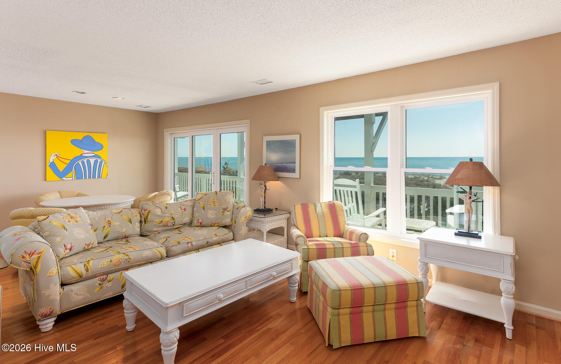 100556011 | Photo 23