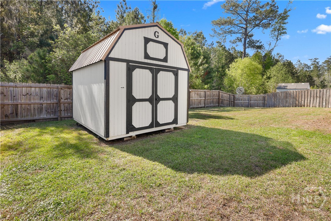 Shed to stay with the property