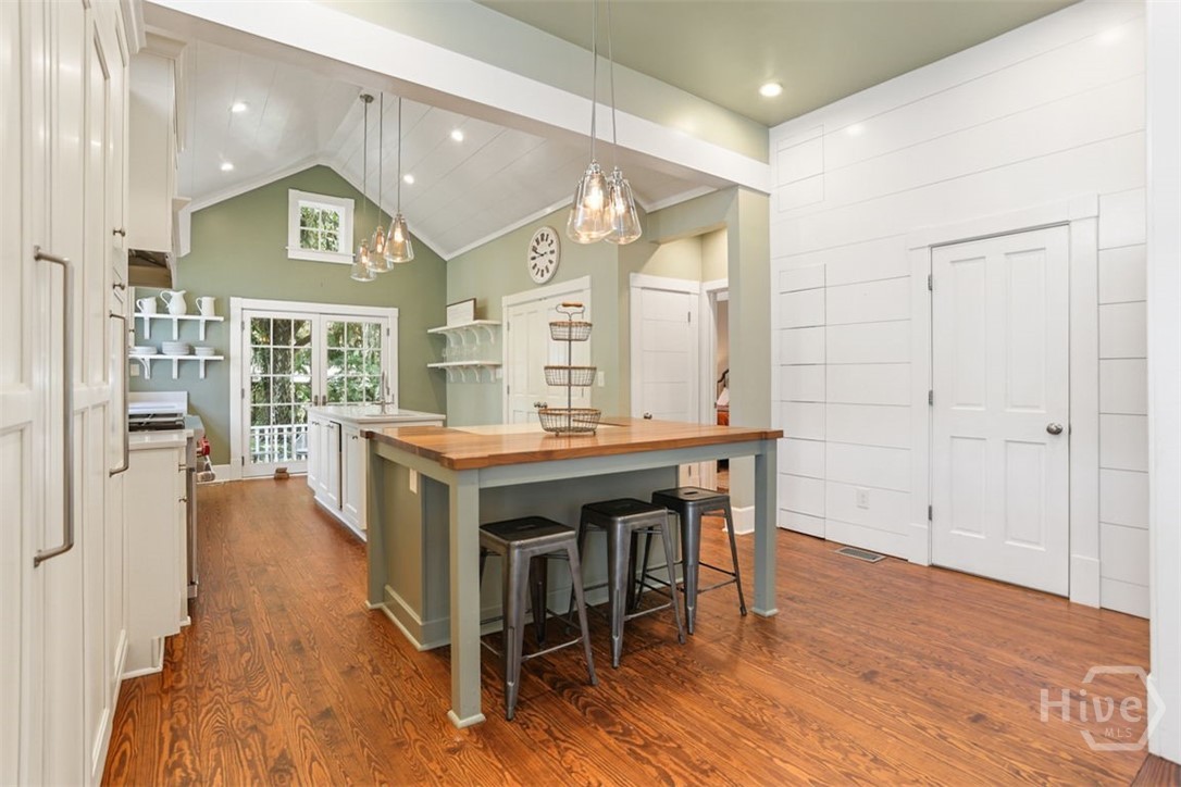 411 Parkersburg Road