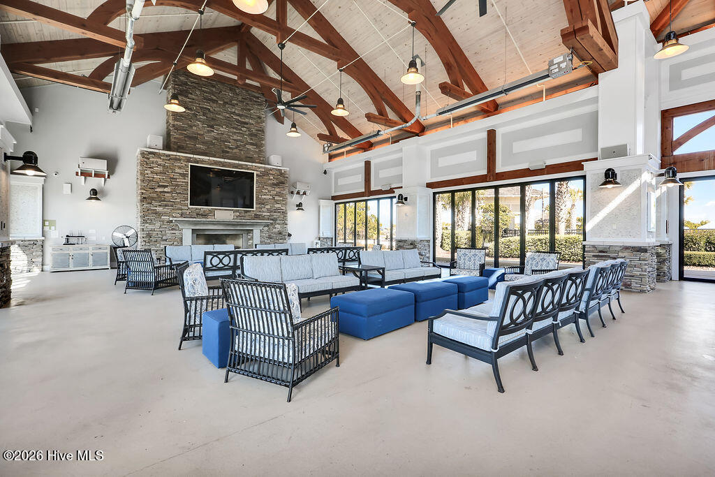 100555055 | Photo 45