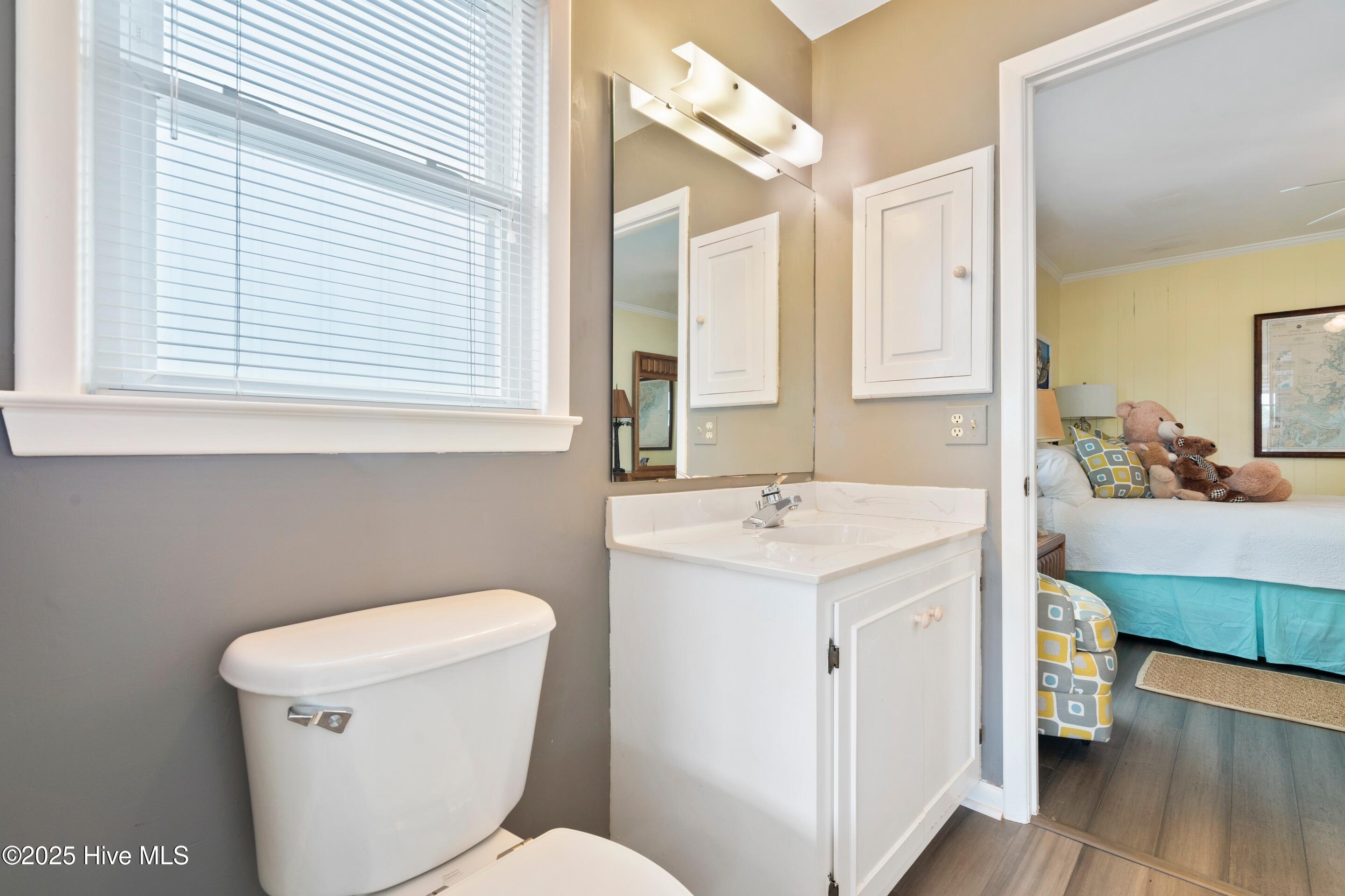 100526727 | Photo 18