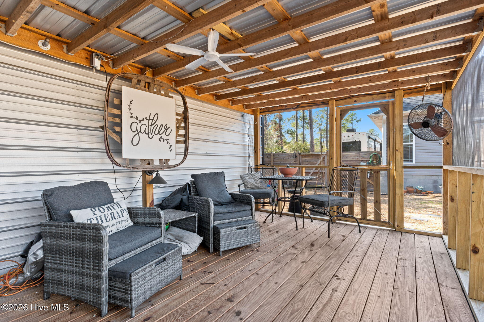 100557943 | Photo 40