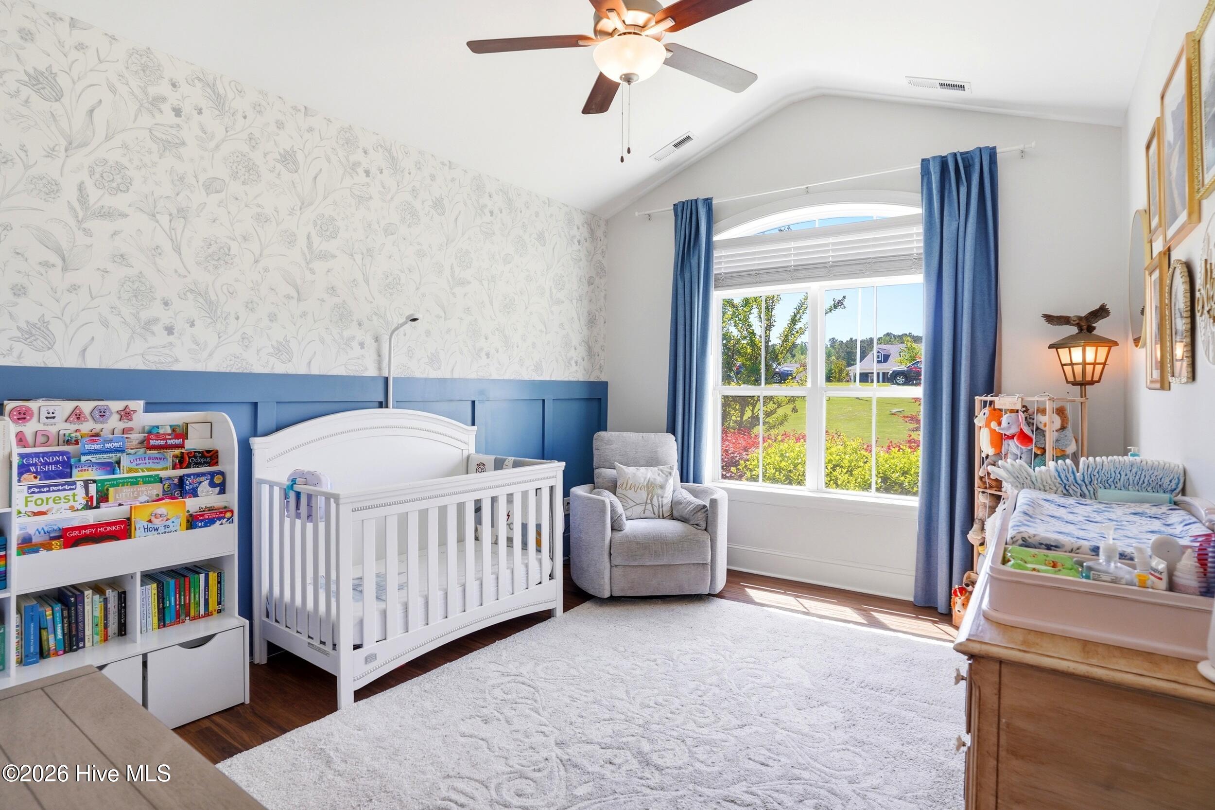 100569213 | Photo 27