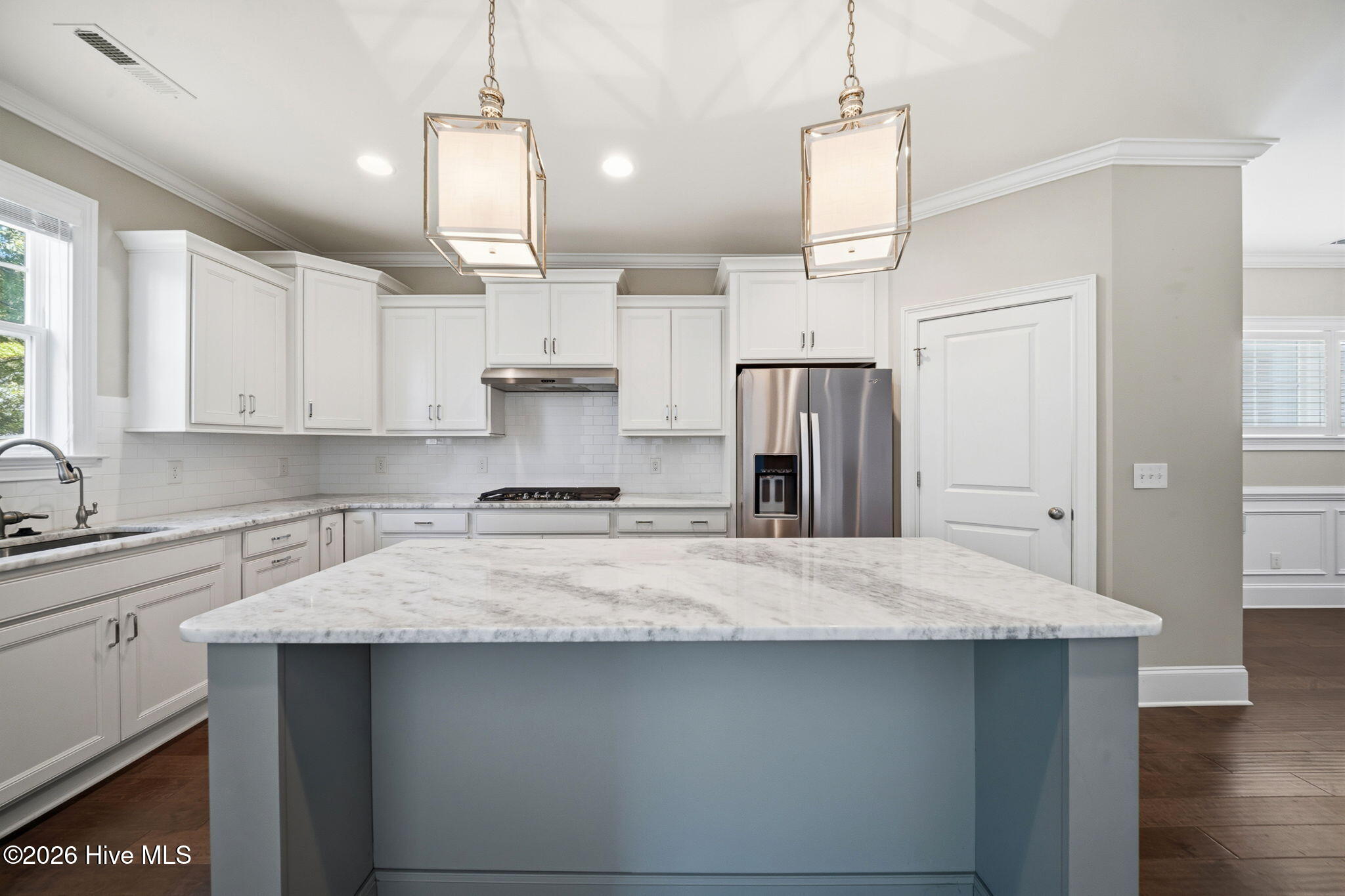 100567519 | Photo 16