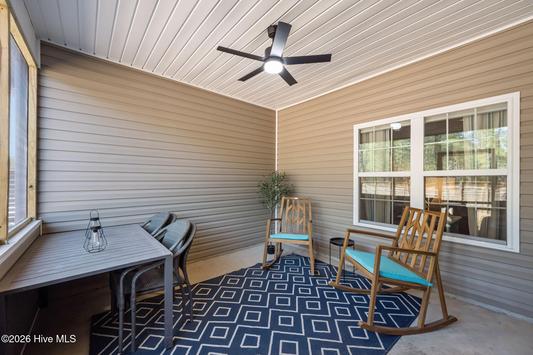 100553324 | Photo 47