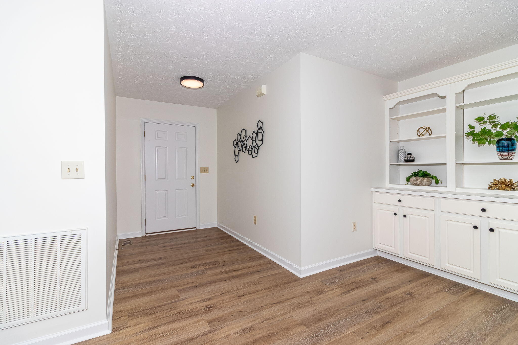 14-web-or-mls-229 OAKS DR. ©-1567