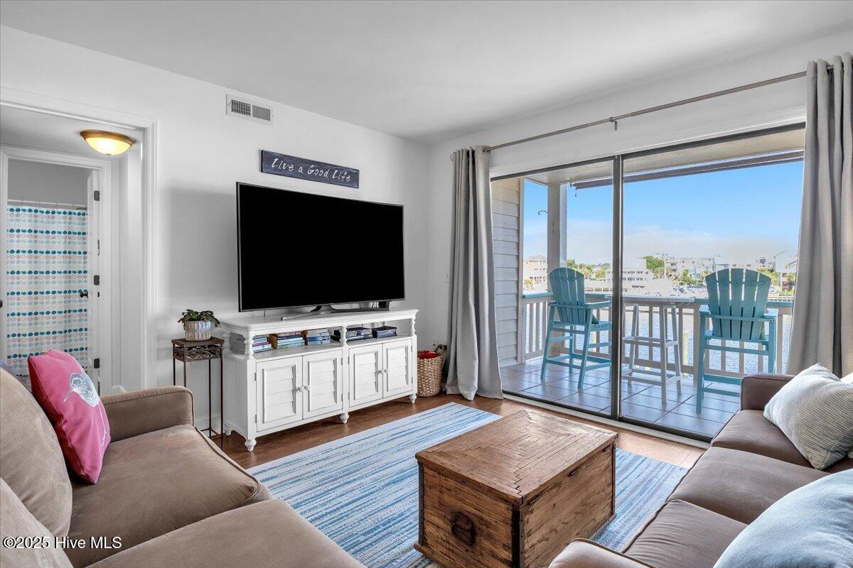 100558526 | Photo 10