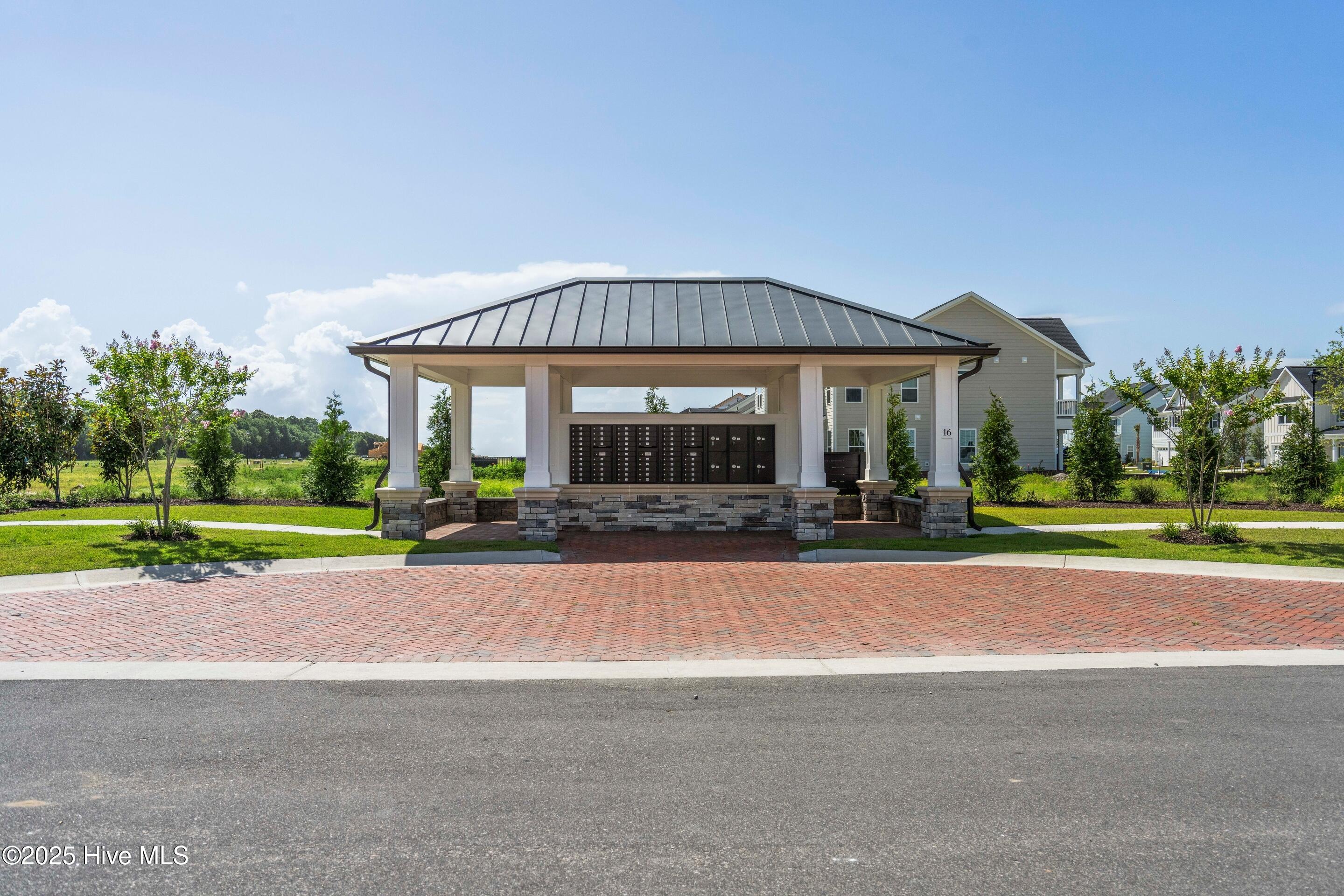 100490520 | Photo 42