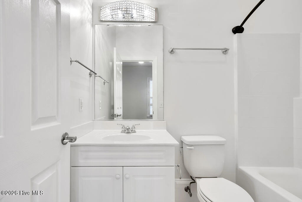 100562852 | Photo 19