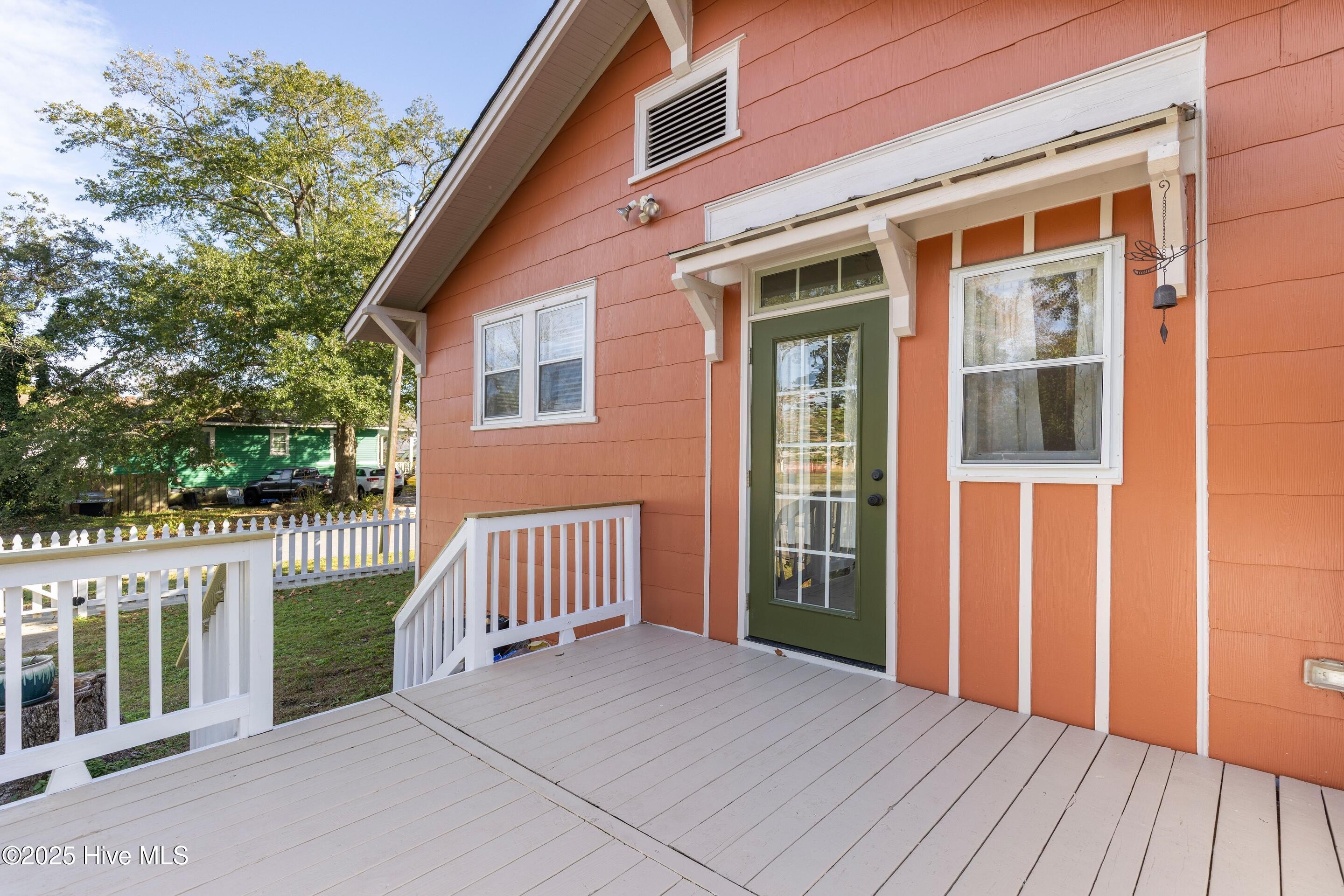 100541674 | Photo 38