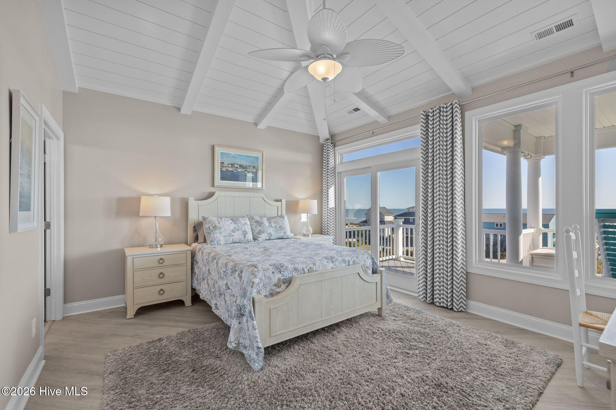 100549287 | Photo 22