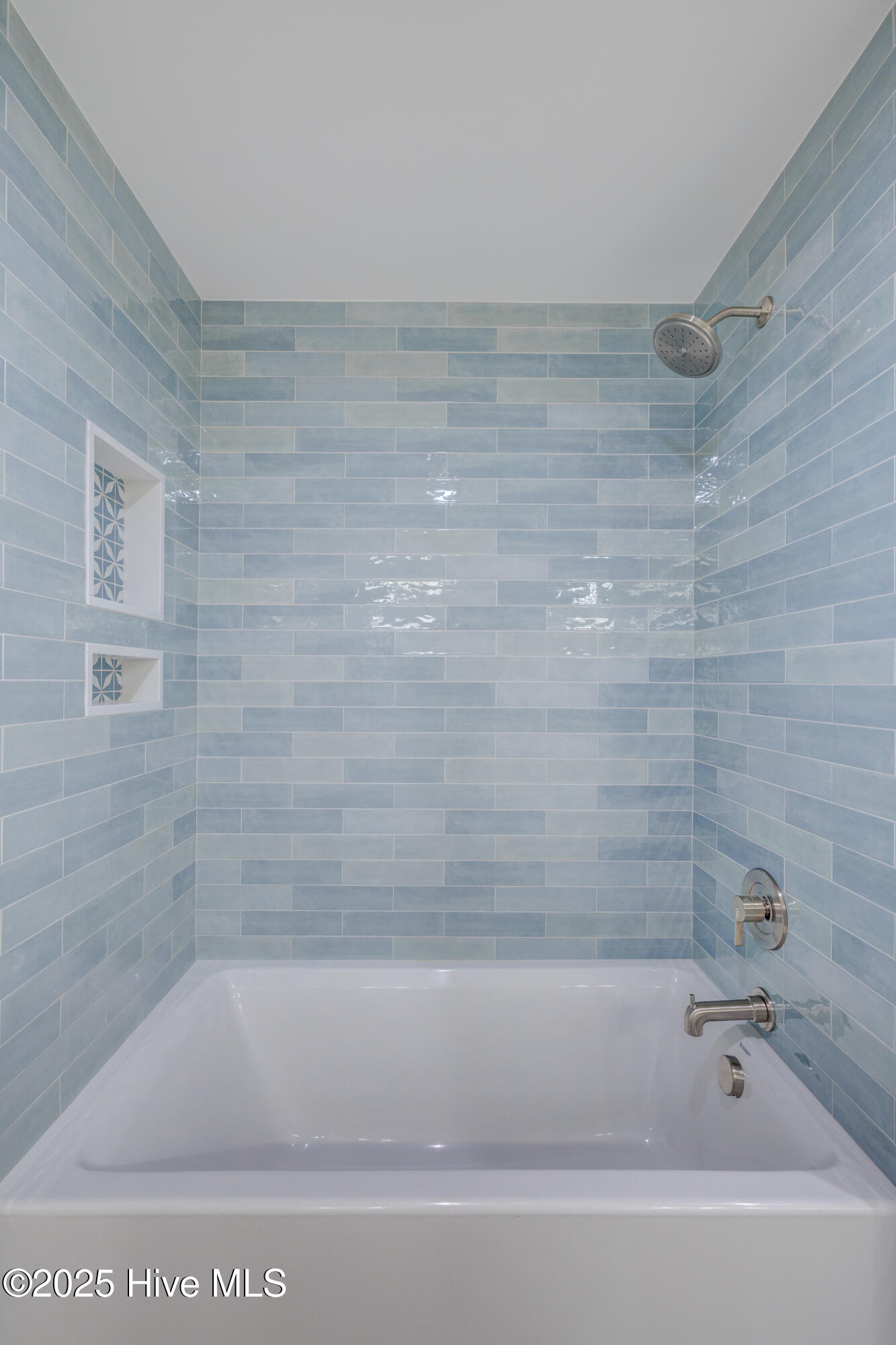 100526920 | Photo 24