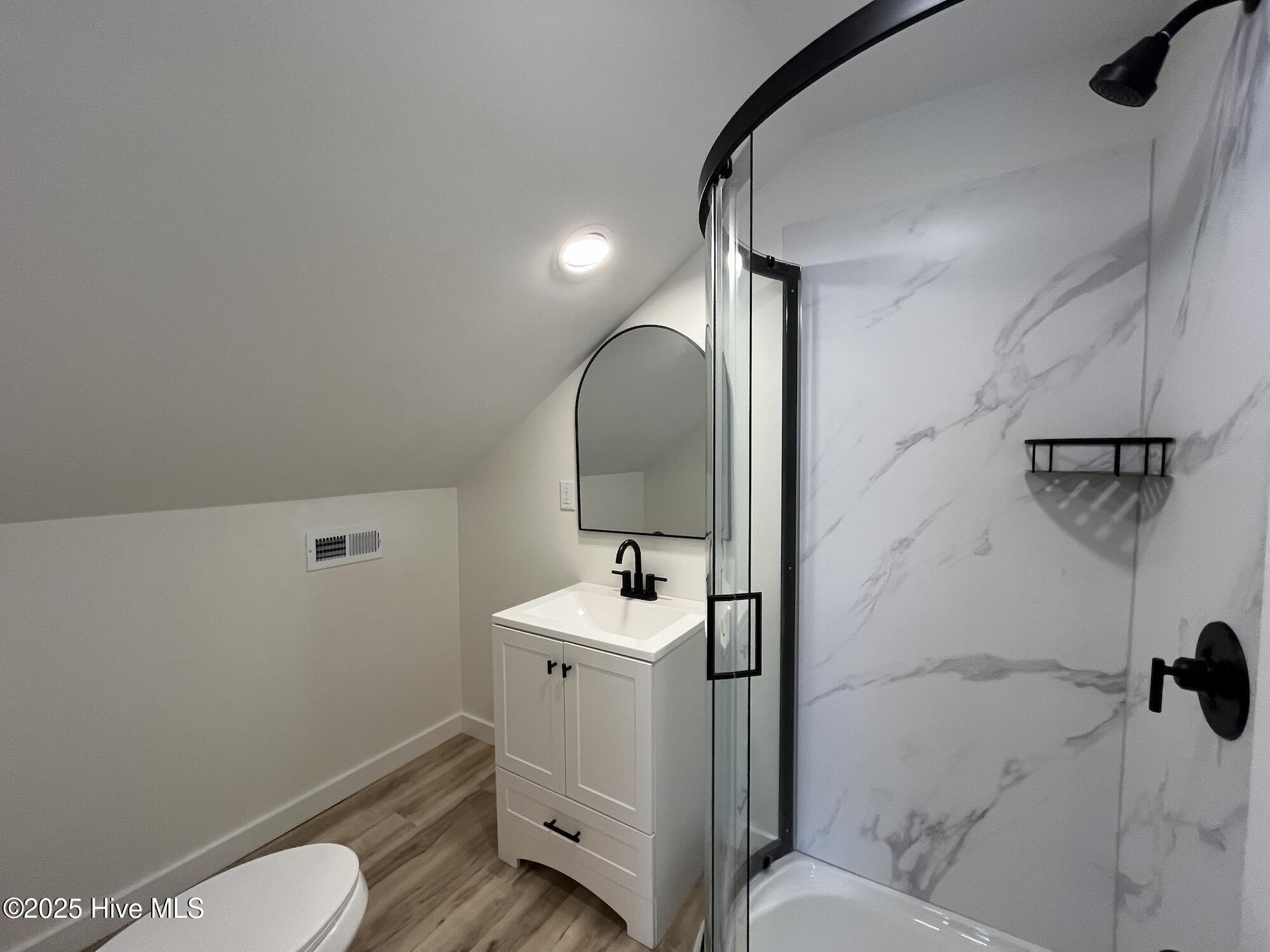 100552408 | Photo 18