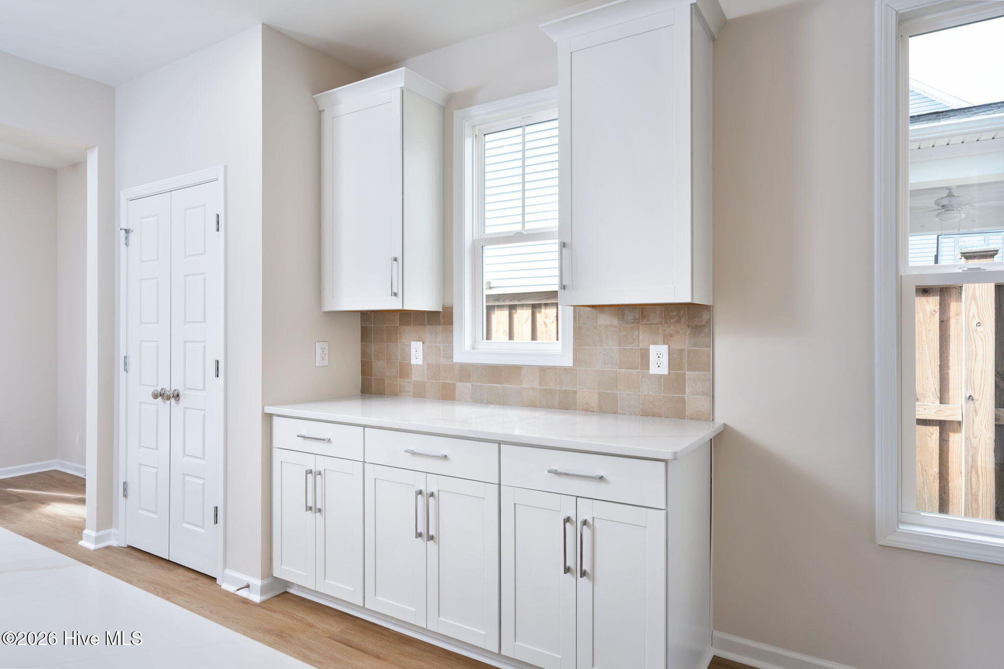 100548348 | Photo 22