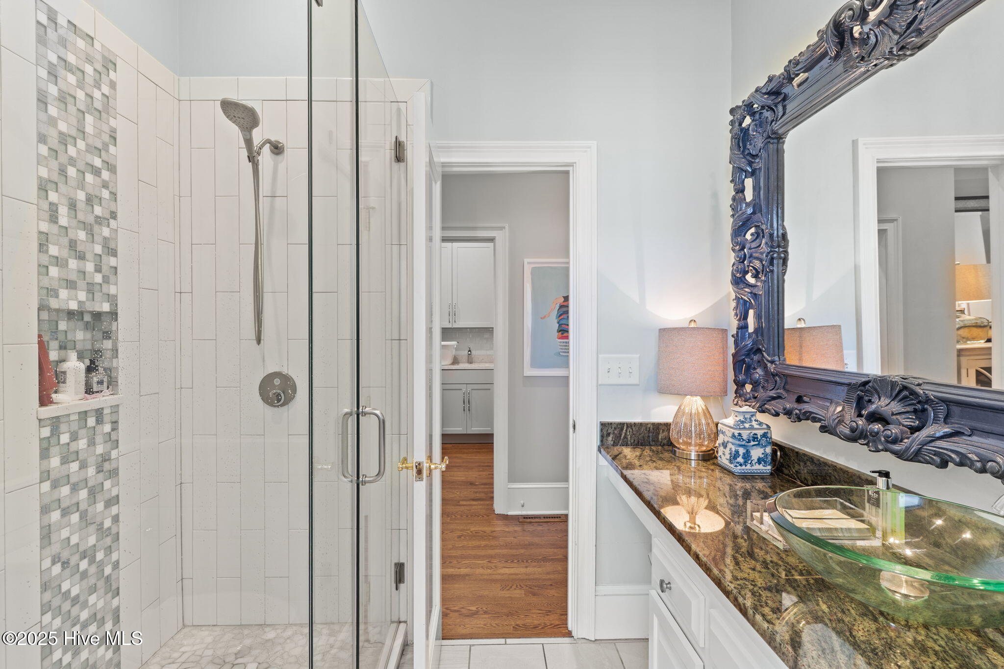 100537269 | Photo 44