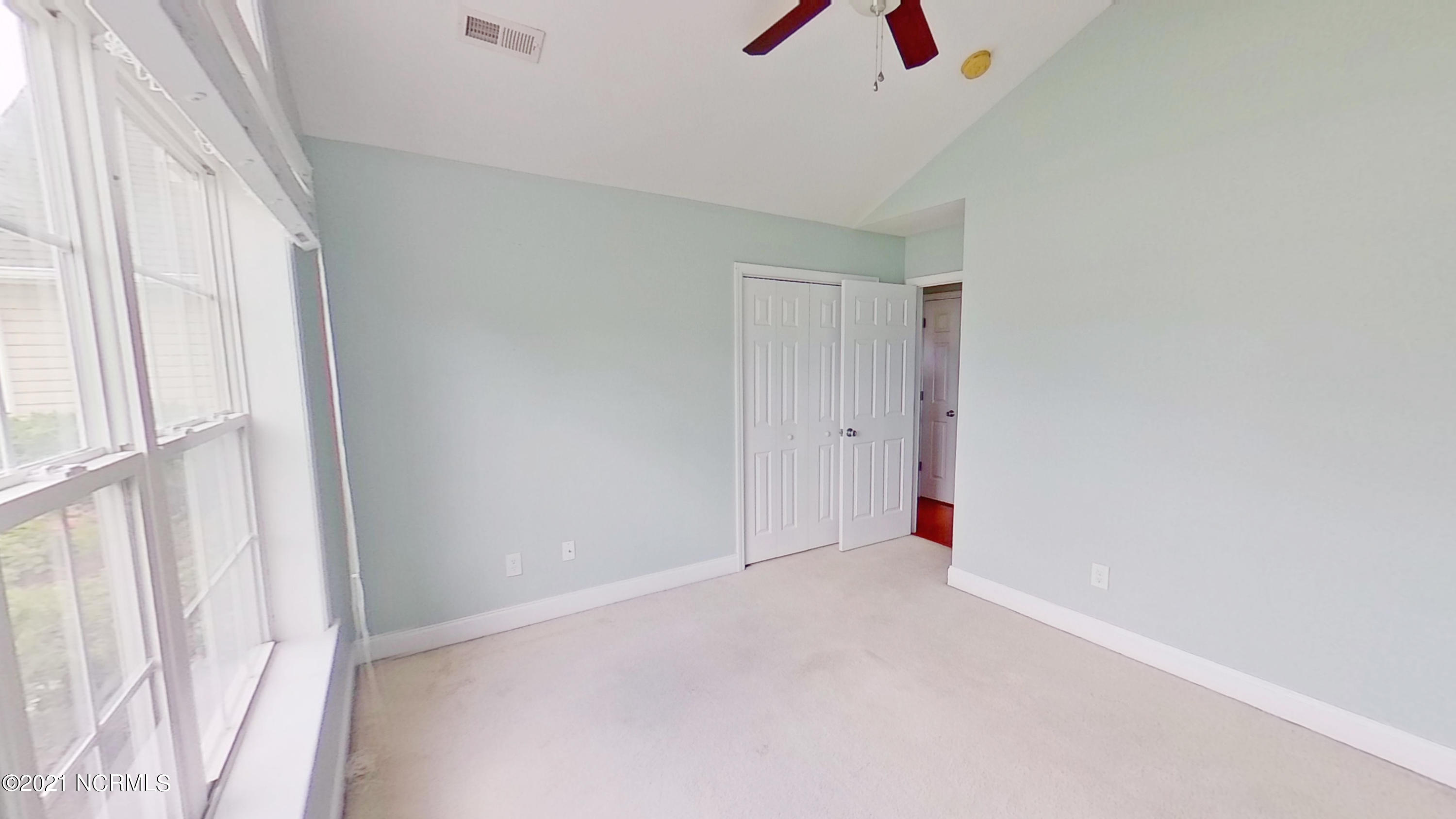 100546873 | Photo 21