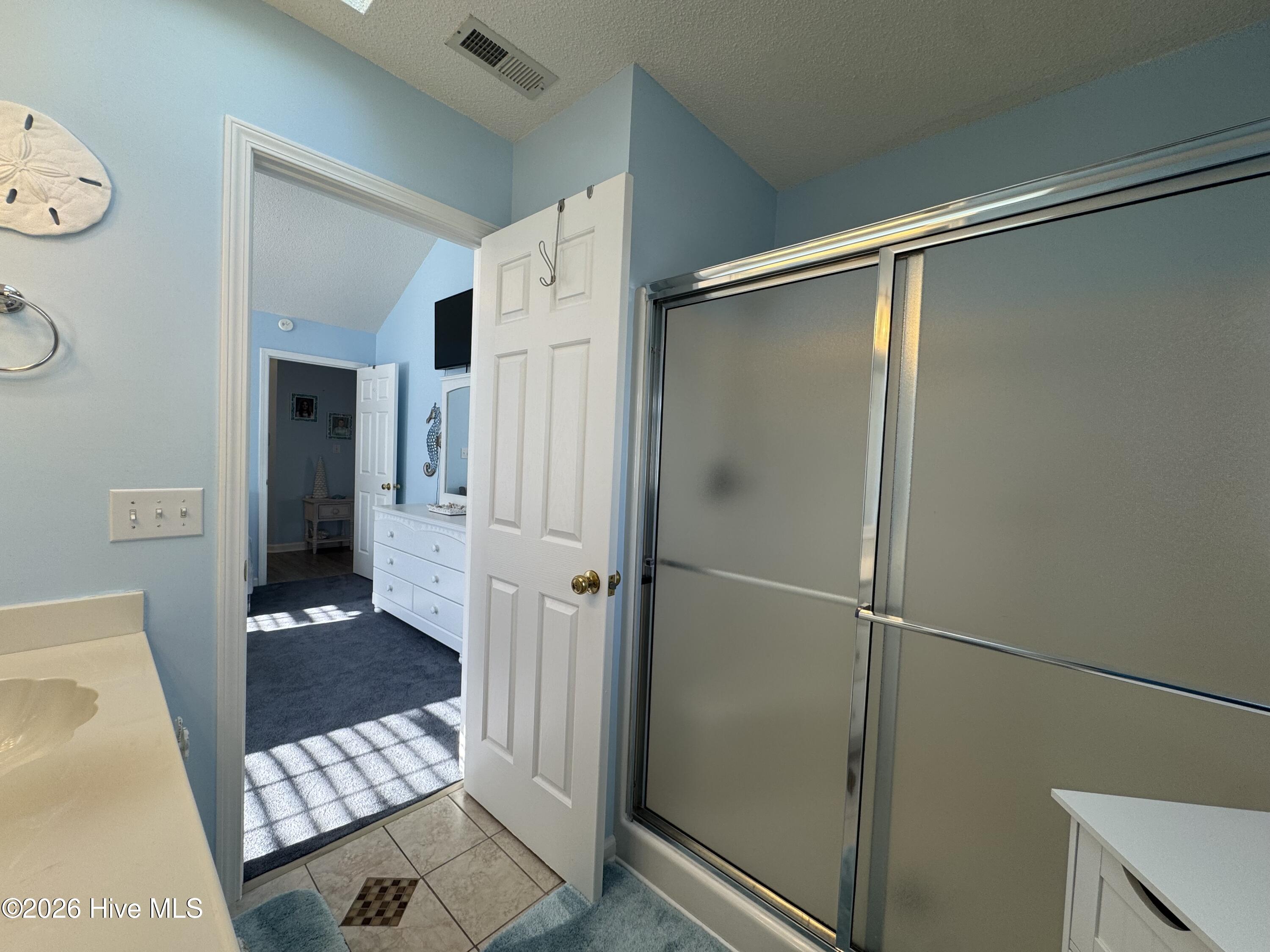 100563422 | Photo 29