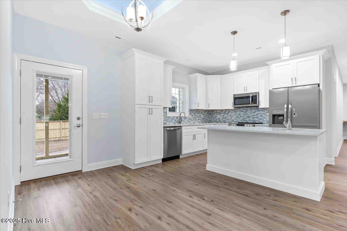 100525098 | Photo 19