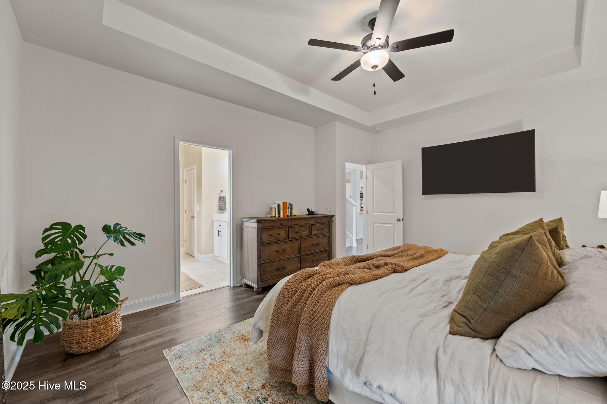 100547055 | Photo 15