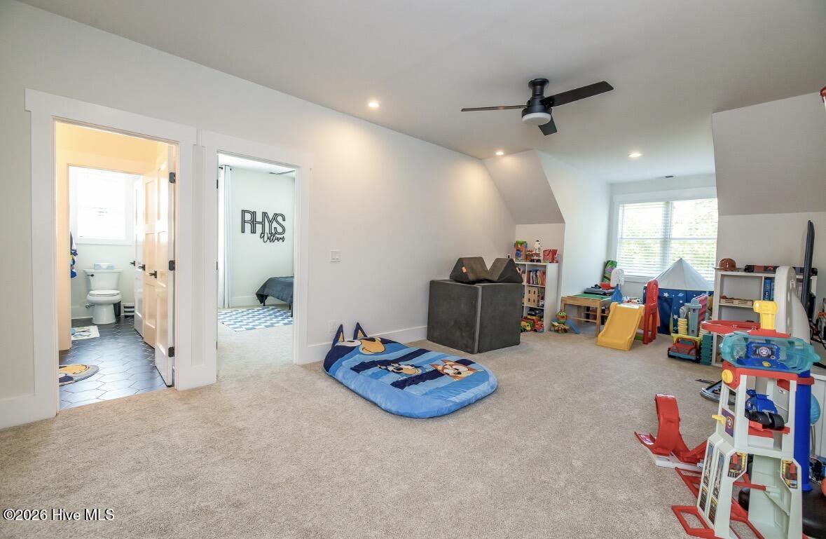 100567663 | Photo 19