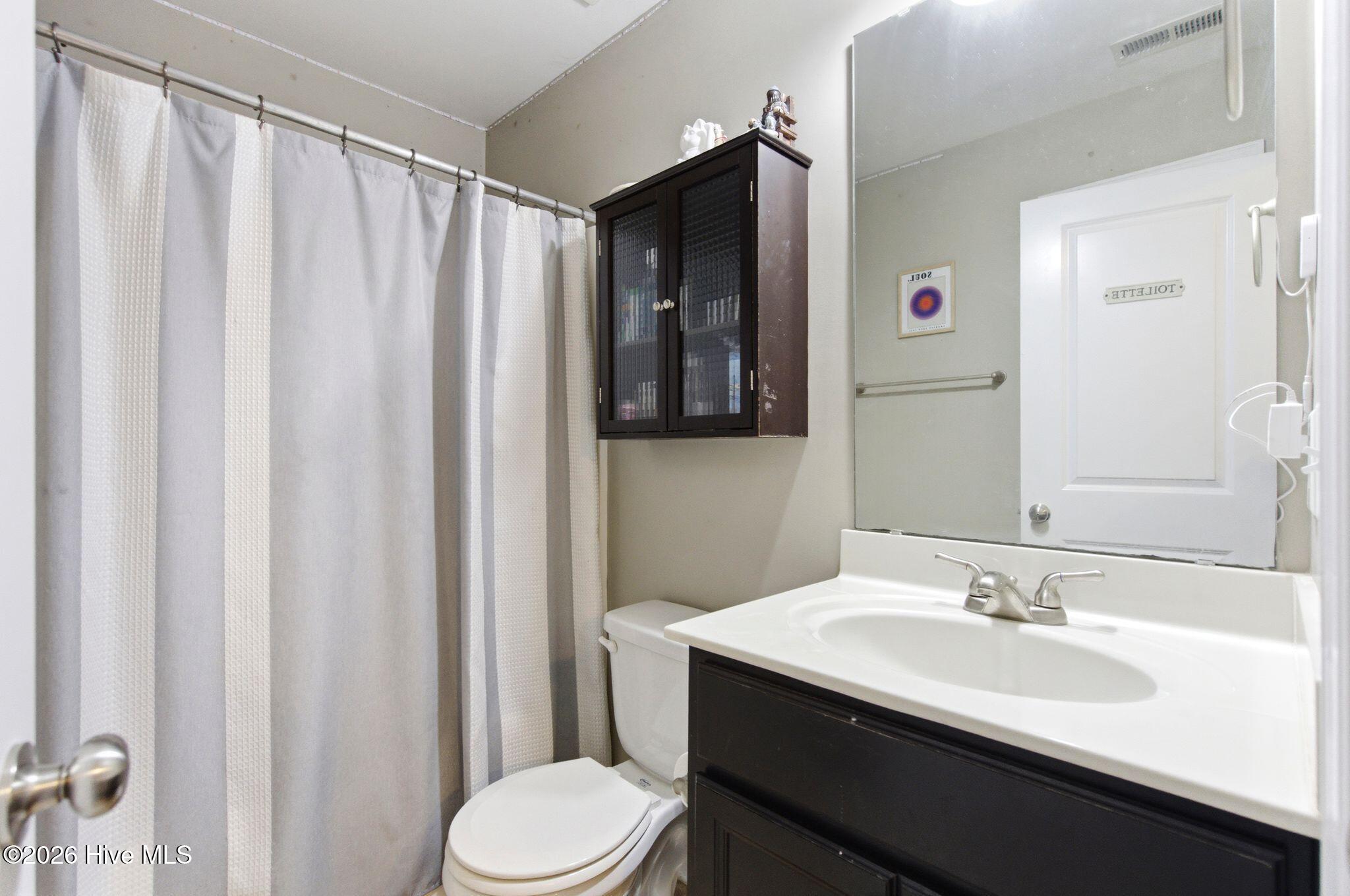 100568404 | Photo 43