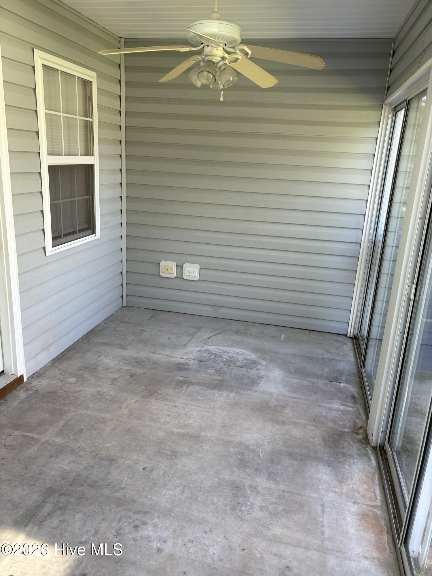 1001 Courtyard W,Newport