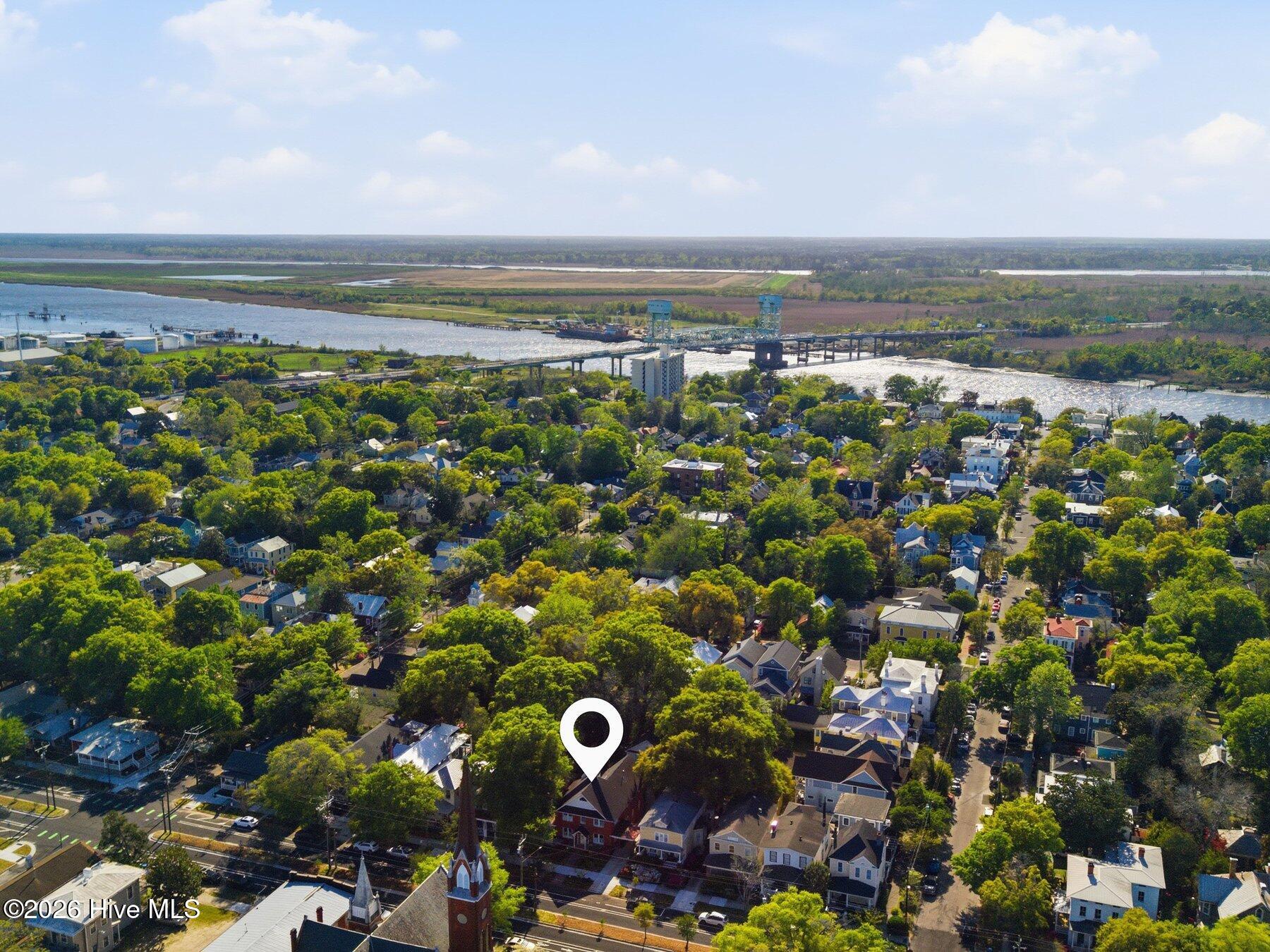 100560142 | Photo 52