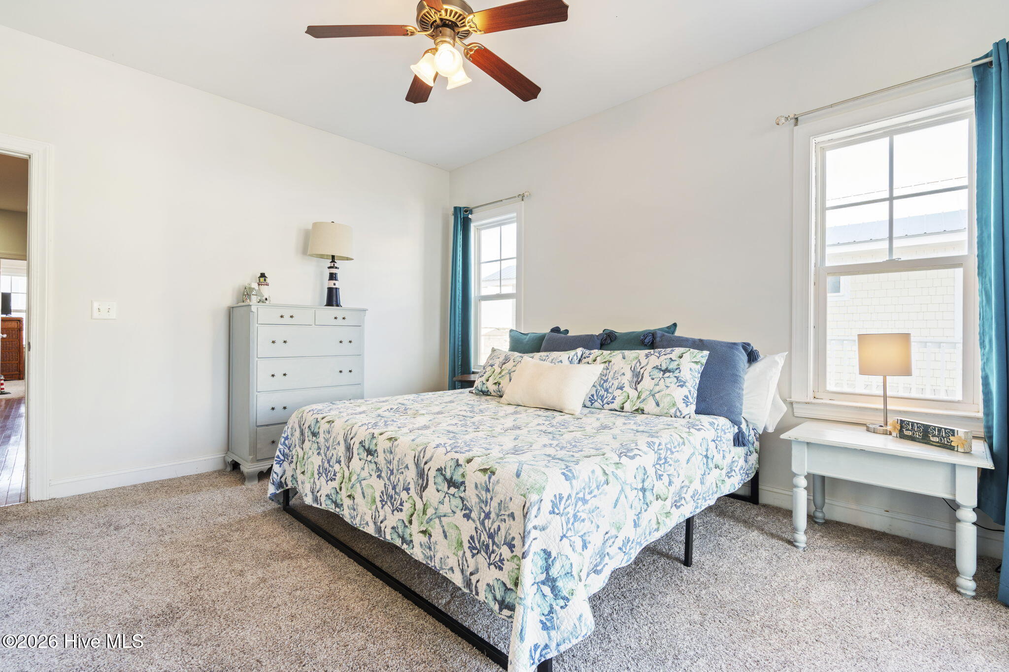 100553989 | Photo 28